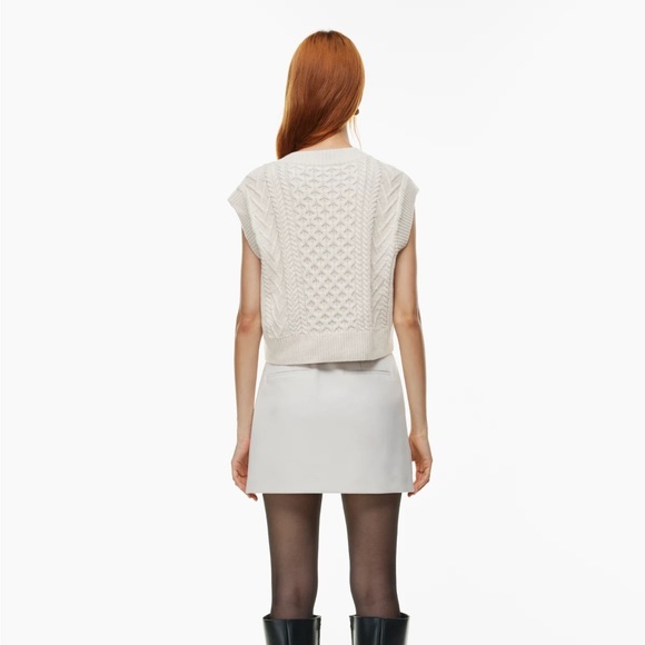 Aritzia Babaton Emporia Sweater Vest - Picture 4 of 9